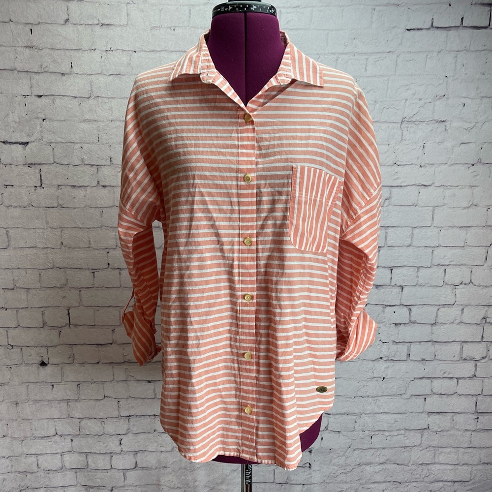 Quicksilver long sleeved button down shirt peach stripes size M